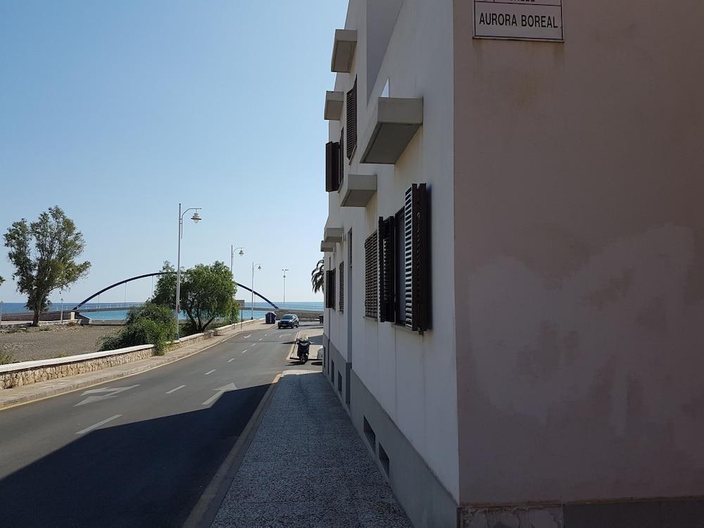 Toctoc Pedregalejo Beach Apartment มาลากา ภายนอก รูปภาพ